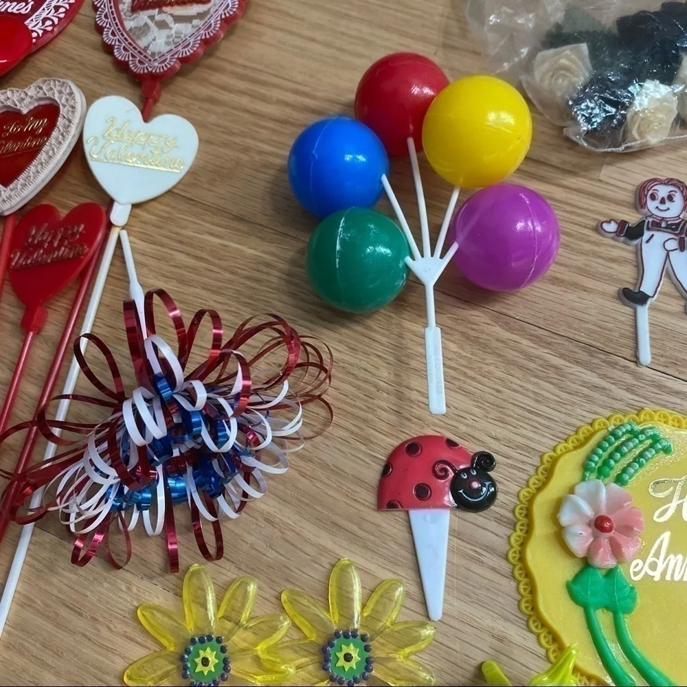 Vintage cake decorations